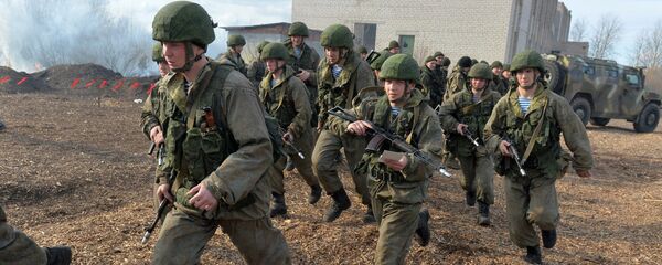 Военнослужащие российских ВДВ и белорусских ССО - Sputnik Беларусь