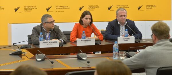 Начните с улыбки на границе: Грузия советует, как привлечь туриста - Sputnik Беларусь