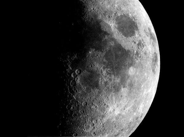 Луна, снимок Кассини - Sputnik Беларусь