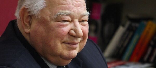 Летчик-космонавт Георгий Гречко на презентации своей книги Космонавт №34. От лучины до пришельцев - Sputnik Беларусь