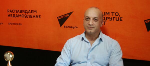 Вице-глава общественного объединения Белорусская цыганская диаспора Артур Гомонов - Sputnik Беларусь