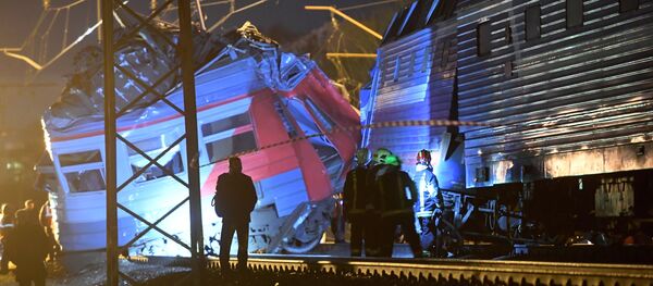 Столкновение пассажирского поезда и электрички на западе Москвы - Sputnik Беларусь