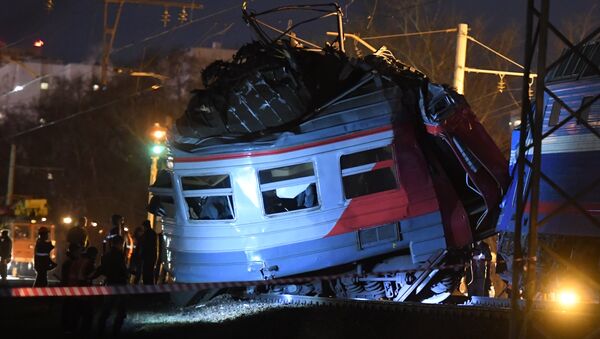 Столкновение пассажирского поезда и электрички на западе Москвы - Sputnik Беларусь