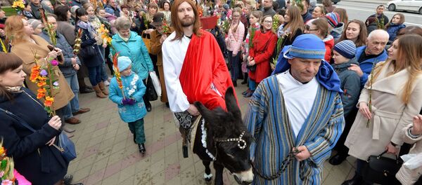 Мітрапаліт Кандрусевіч узначаліць працэсію на Вербніцу Мітрапаліт Кандрусевіч узначаліць працэсію на Вербніцу - Sputnik Беларусь