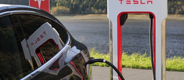 Автомобиль Tesla Автомобиль Tesla - Sputnik Беларусь