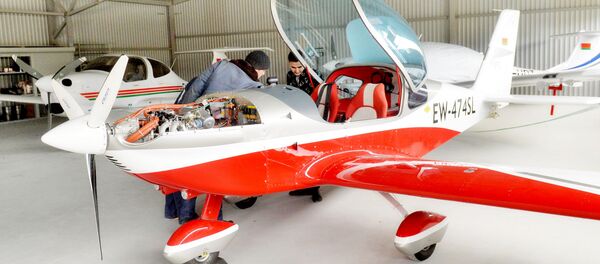 Обучение пилотированию самолета Viper стоит 6,2 тысячи евро - Sputnik Беларусь