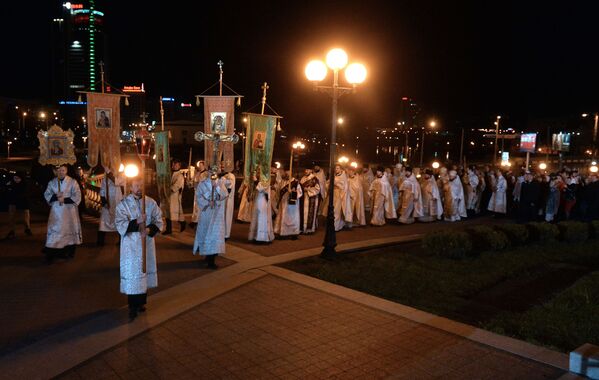 Хросны ход падчас Велікоднага набажэнства. - Sputnik Беларусь