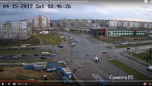 ДТП с маршруткой в Витебске записали камеры наблюдения - Sputnik Беларусь