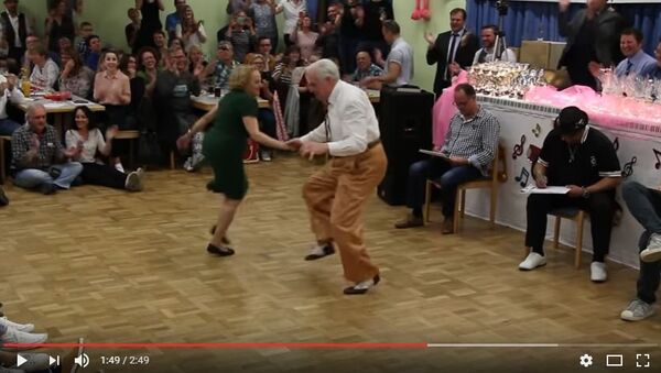 Пенсионеры из Германии танцуют буги-вуги - Sputnik Беларусь