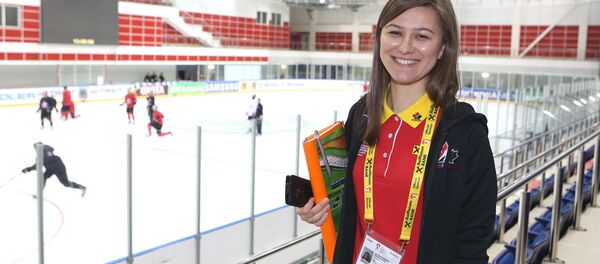 Александра Павельчук работала волонтером на Чемпионате мира по хоккею в 2014 году - Sputnik Беларусь