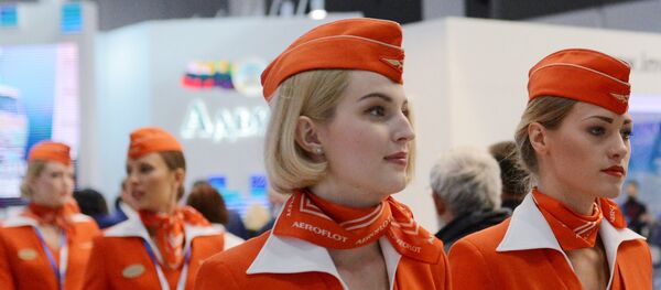 Девушки в форме стюардесс компании Аэрофлот - Sputnik Беларусь