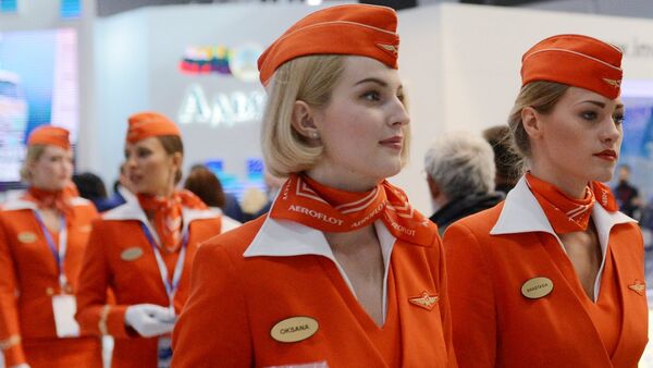 Девушки в форме стюардесс компании Аэрофлот - Sputnik Беларусь