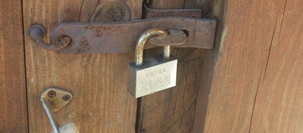 Закрытая на замок дверь - Sputnik Беларусь