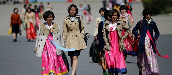 Женщины в Северной Корее перед парадом - Sputnik Беларусь