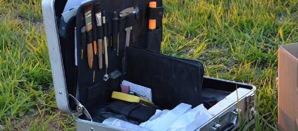 Чемодан эксперта-криминалиста на месте убийства - Sputnik Беларусь