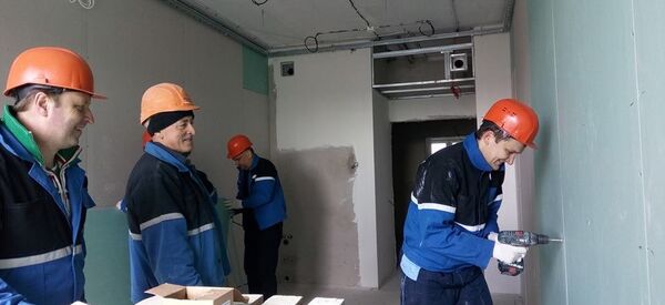 Сотрудники Минздрава на субботнике работали на строительстве Медуниверситета - Sputnik Беларусь