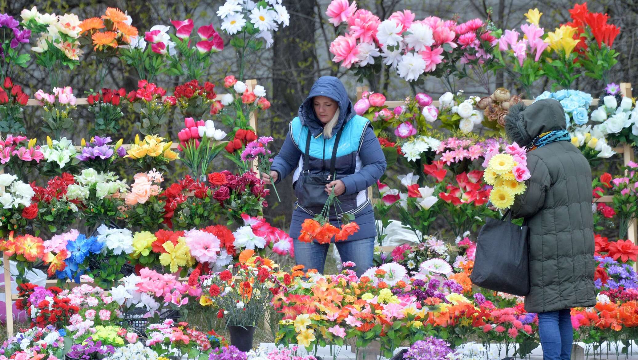 Купить цветы на кладбище спб
