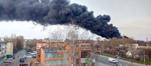 Пожар на складе шин в Могилеве Пожар на складе шин в Могилеве - Sputnik Беларусь