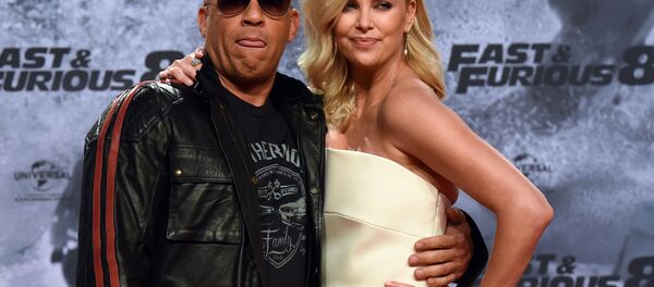 Исполнители главных ролей в Форсаже 8 Вин Дизель и Шарлиз Терон - Sputnik Беларусь
