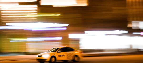 Таксі UBER на адной з вуліц, архіўнае фота Таксі UBER на адной з вуліц, архіўнае фота - Sputnik Беларусь