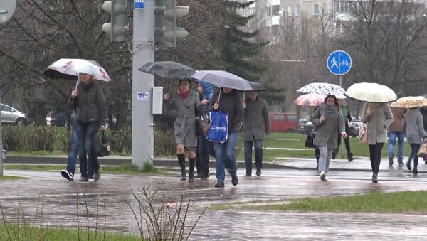 Дождливая весна не должна влиять на настроение – мнение психолога - Sputnik Беларусь