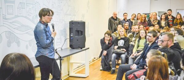 На встречах с читателями у Гормыко всегда аншлаг - Sputnik Беларусь