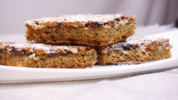 Пирожное Блонди - Белый Брауни с орехами и шоколадом - Sputnik Беларусь