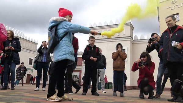 Фестиваль цветного дыма проходит в парке Dreamland - Sputnik Беларусь