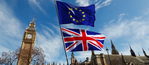 Флаги Великобритании и Евросоюза в центре Лондона - Sputnik Беларусь