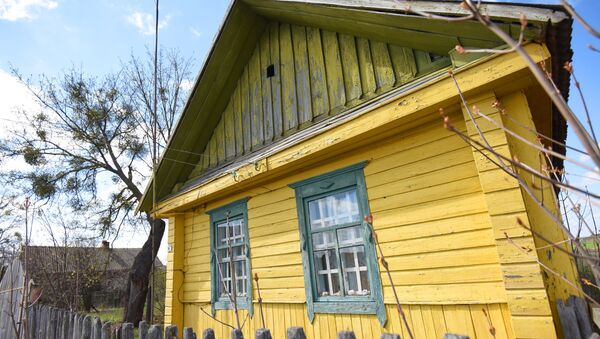 Дом в деревне, архивное фото - Sputnik Беларусь