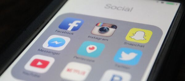 Смартфон, архивное фото - Sputnik Беларусь