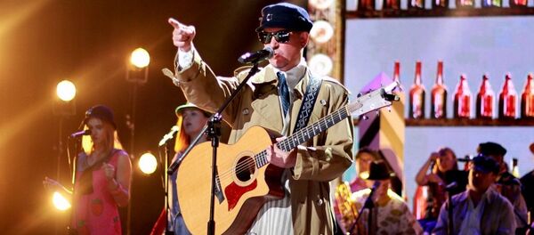 Лявон Вольскі ў пракце Народны альбом - Sputnik Беларусь