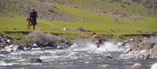 Вейкбординг по-кыргызски - Sputnik Беларусь