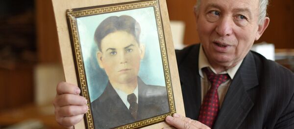 Штендер за 45 минут: мастер-класс от школьного трудовика к 9 Мая - Sputnik Беларусь