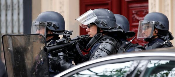 Протесты против результатов выборов в Париже - Sputnik Беларусь