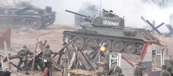 Відэафакт: на Лініі Сталіна рэканструявалі бітву за Берлін - Sputnik Беларусь