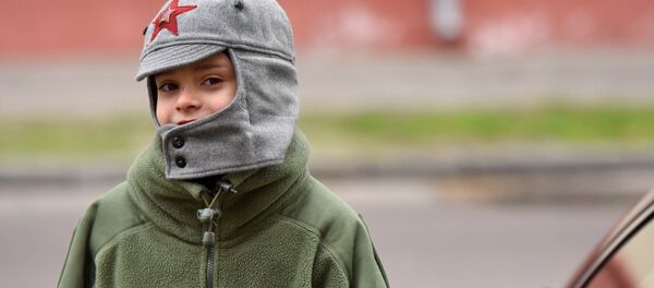 День Победы в Гомеле отмечали и вот такие маленькие буденовцы - Sputnik Беларусь