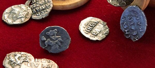 У цэнтры Масквы знайшлі скарб часоў Івана Грознага У цэнтры Масквы знайшлі скарб часоў Івана Грознага - Sputnik Беларусь