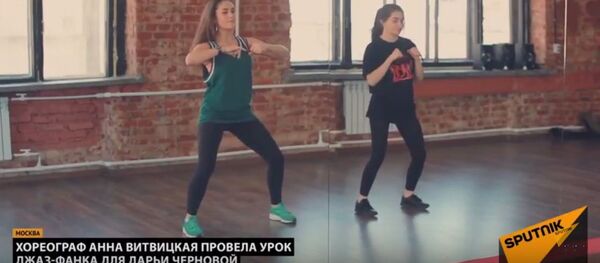 Удзельніца Ты супер! Дар'я Чарнова на ўроках джаз-фанку Удзельніца Ты супер! Дар'я Чарнова на ўроках джаз-фанку - Sputnik Беларусь