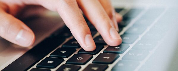 Праца за камп'ютарам, архіўнае фота Праца за камп'ютарам, архіўнае фота - Sputnik Беларусь