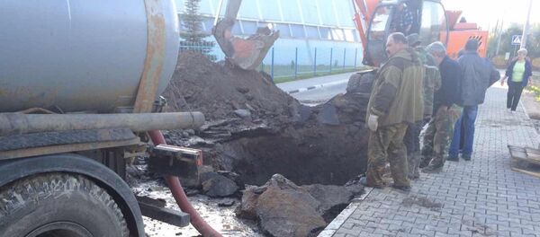 Прорыв трубопровода в Логойске - Sputnik Беларусь