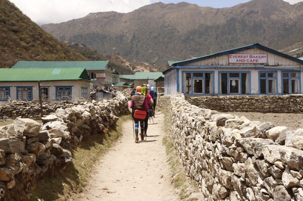 Когда начались восхождения на Эверест, здесь стал развиваться туризм - Sputnik Беларусь