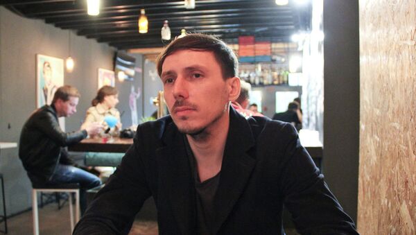Дизайнер Леша Лимонов - автор популярной маски для сна - Sputnik Беларусь