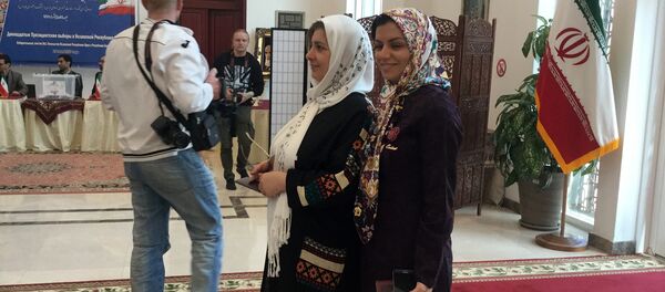 Иранцы, проживающие в Беларуси, активно голосуют на выборах - Sputnik Беларусь