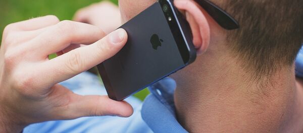 Человек с телефоном - Sputnik Беларусь