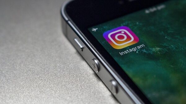 Иконка приложения Instagram на смартфоне - Sputnik Беларусь