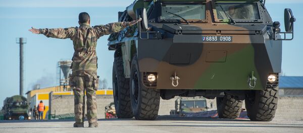 Бронетранспортер на военной базе в Эстонии, архивное фото - Sputnik Беларусь