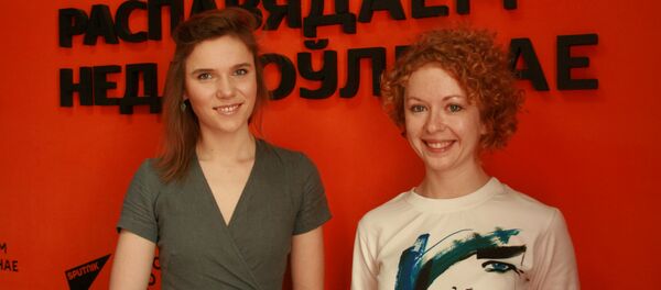 Представители минского центра разработки Wargaming ― pr-менеджер Алена Козуб и маркетинг-менеджер по киберспортивному направлению Вероника Ходовец - Sputnik Беларусь