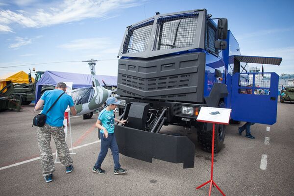 На выставке была представлена продукция Минского автозавода. К примеру, такой грузовик для нужд силовых структур. - Sputnik Беларусь
