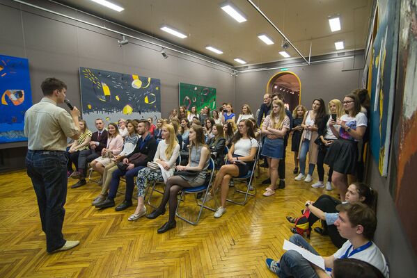 В рамках Ночи музеев проводился Ночной лекторий – цикл коротких лекций от городских и музейных лекторов - Sputnik Беларусь